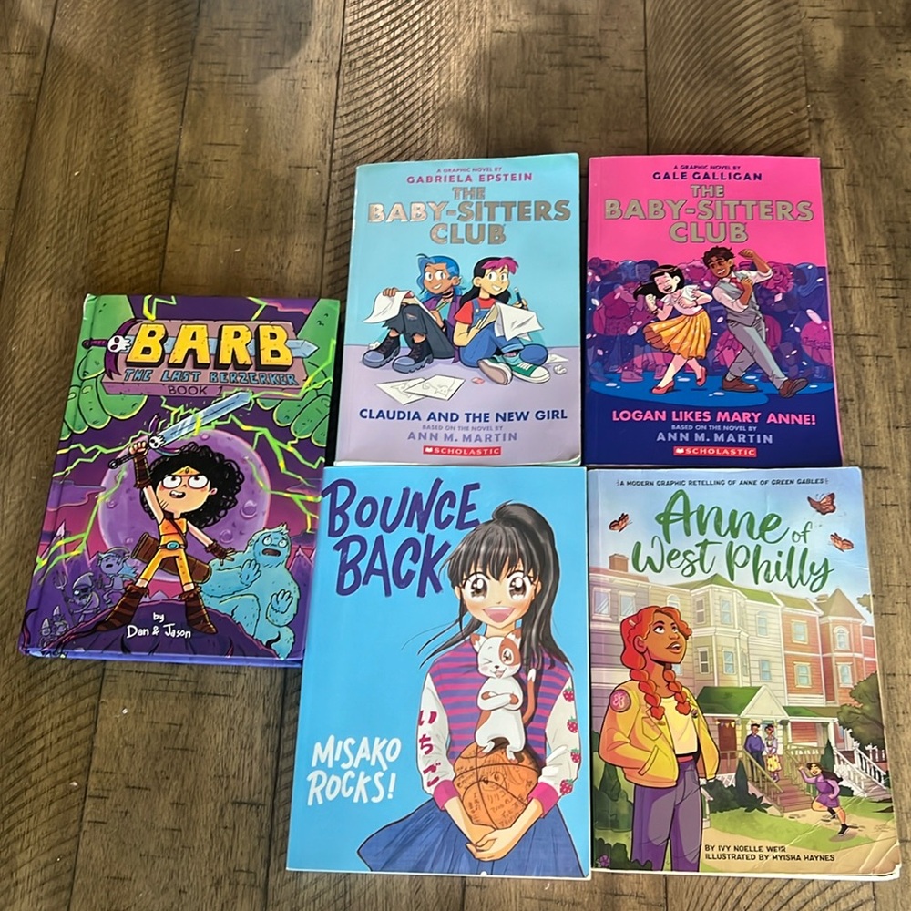 Girl Comic Book set of 5  (The Baby-Sitters Club)
